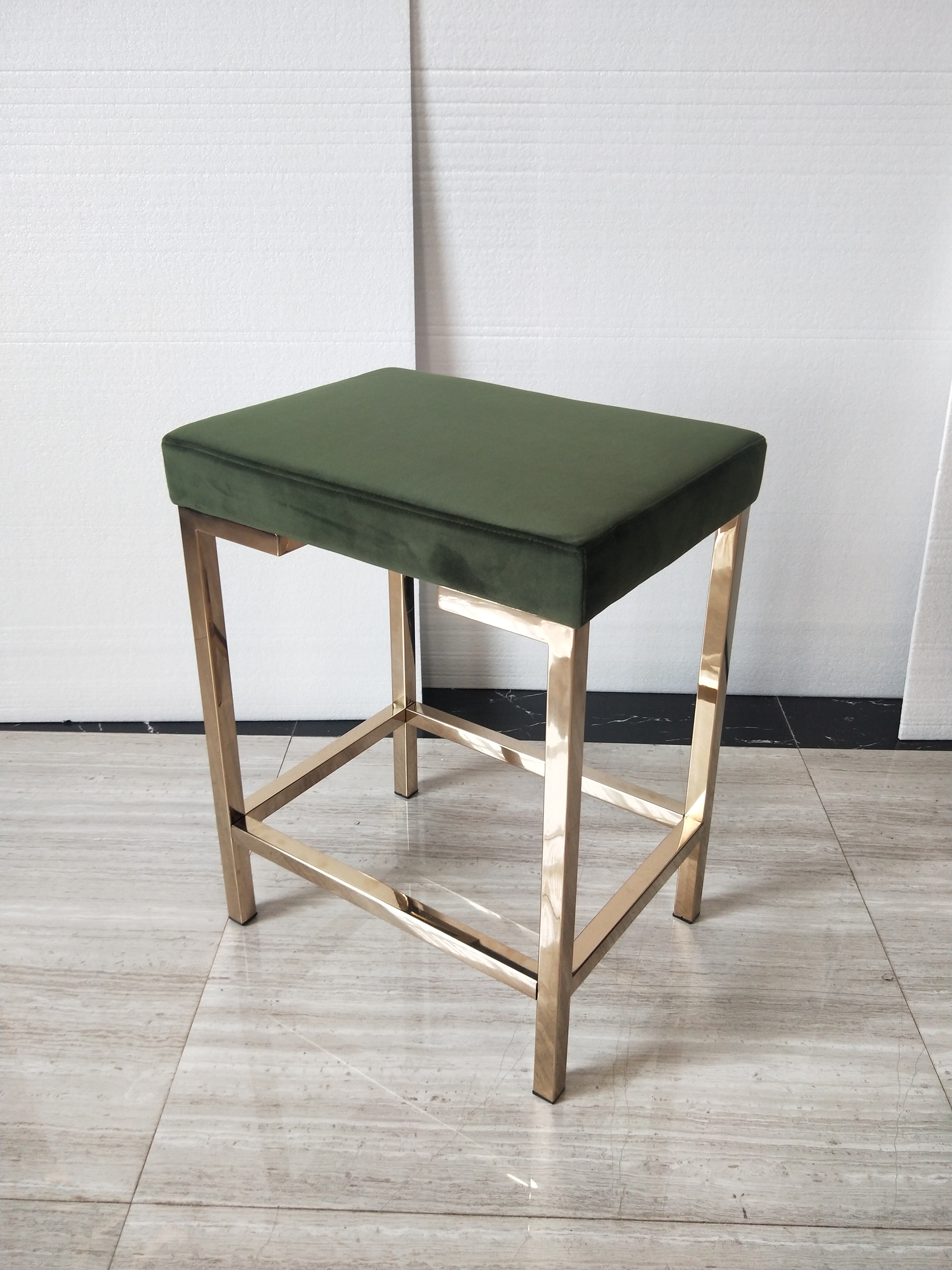 182918 - Counter Height Stool