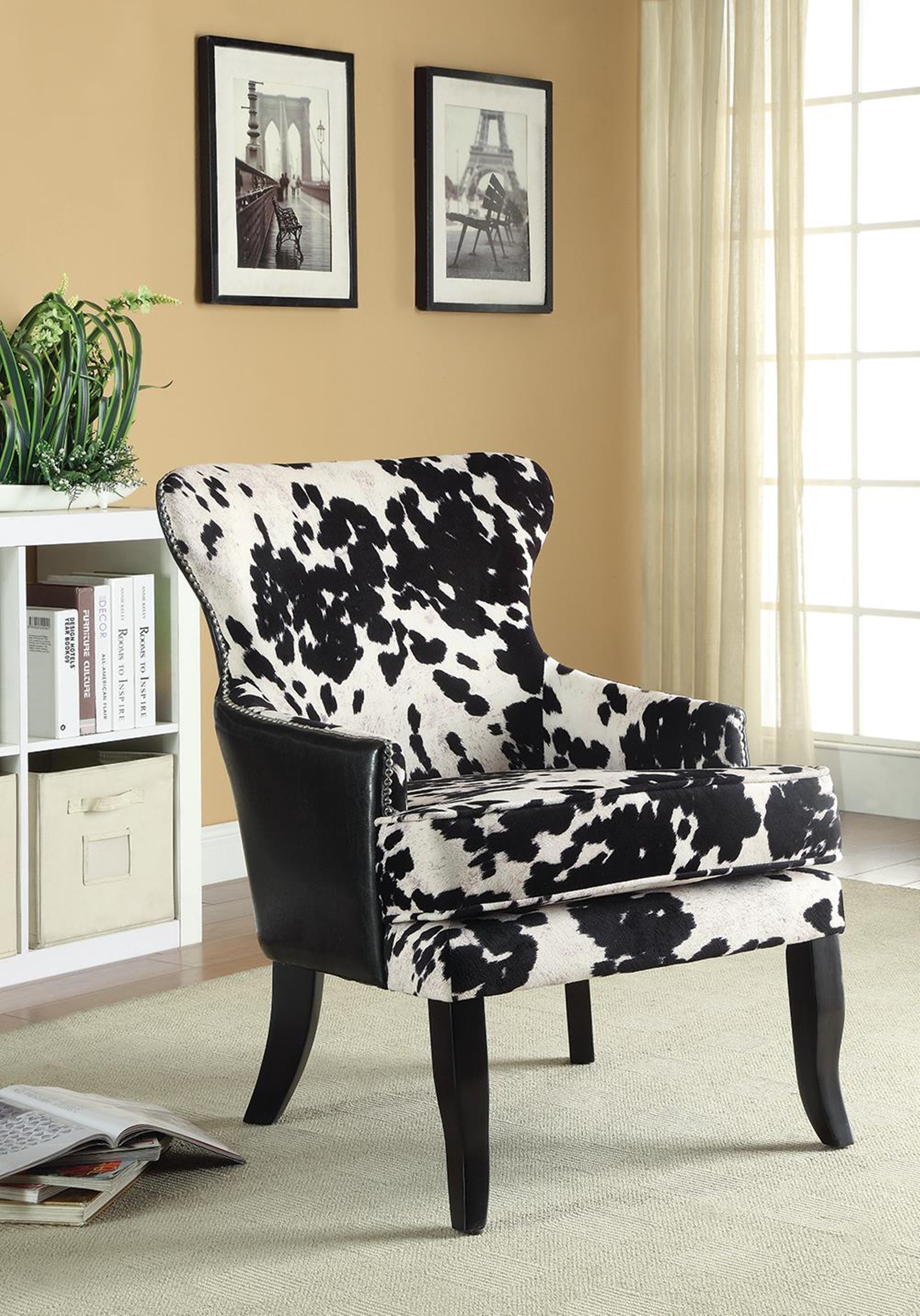 Traditional Black and White Accent Chair