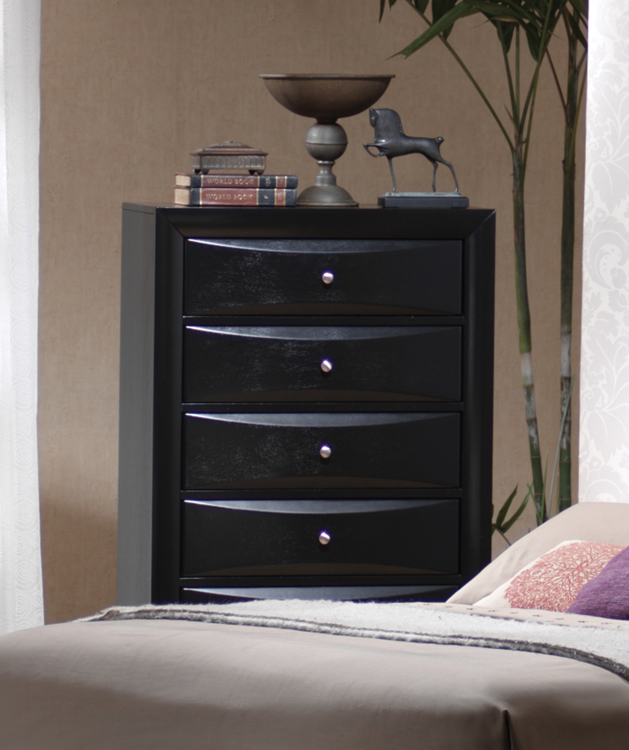 Briana Black Five-Drawer Chest - Click Image to Close