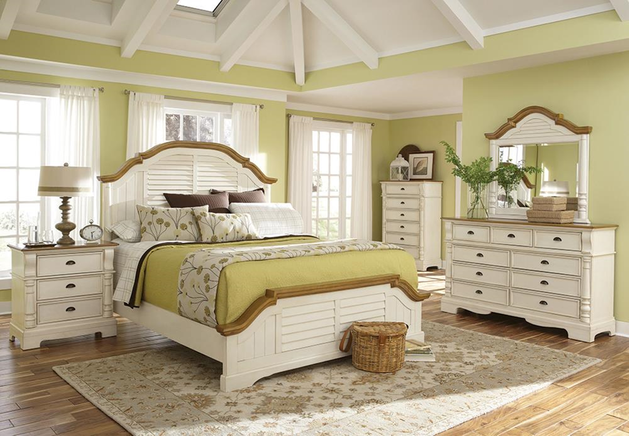 Oleta Cottage Buttermilk Queen Bed - Click Image to Close