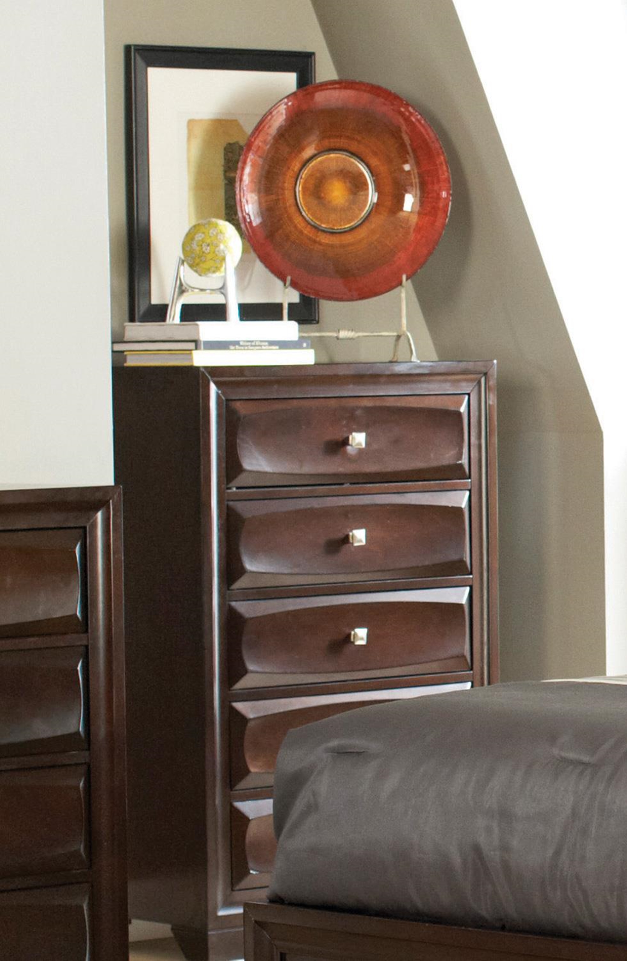 Jaxson Transitional Capp. Five-Drawer Chest - Click Image to Close
