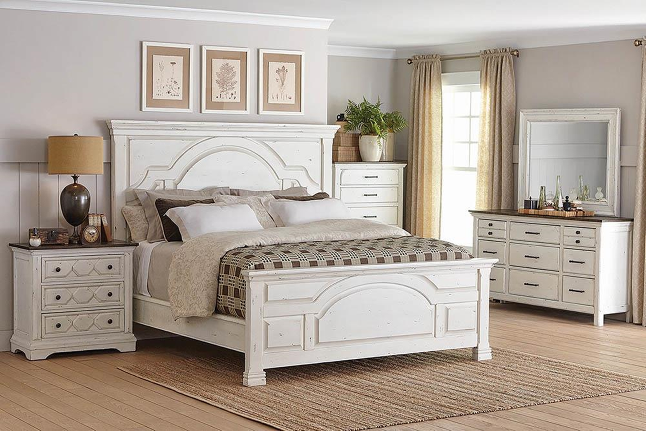 Traditional Vintage White E. King Bed - Click Image to Close
