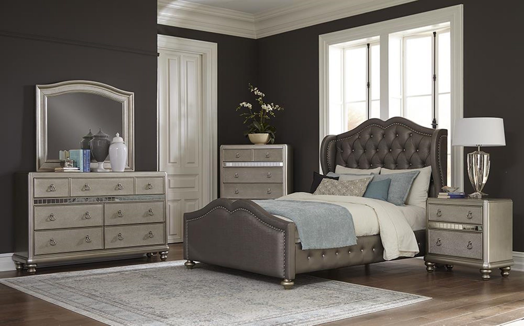 Belmont 4pc Queen Bed Set - Click Image to Close