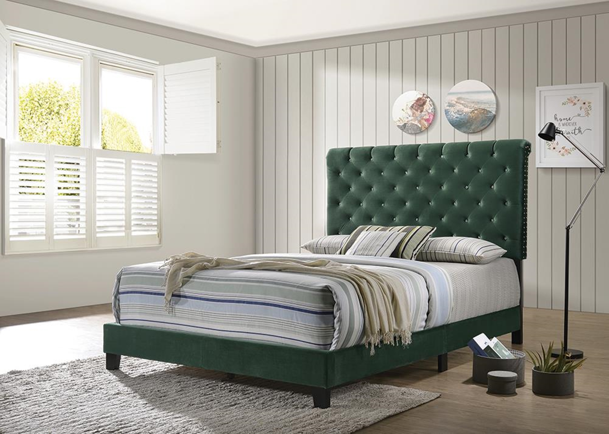 Warner Queen Bed - Click Image to Close