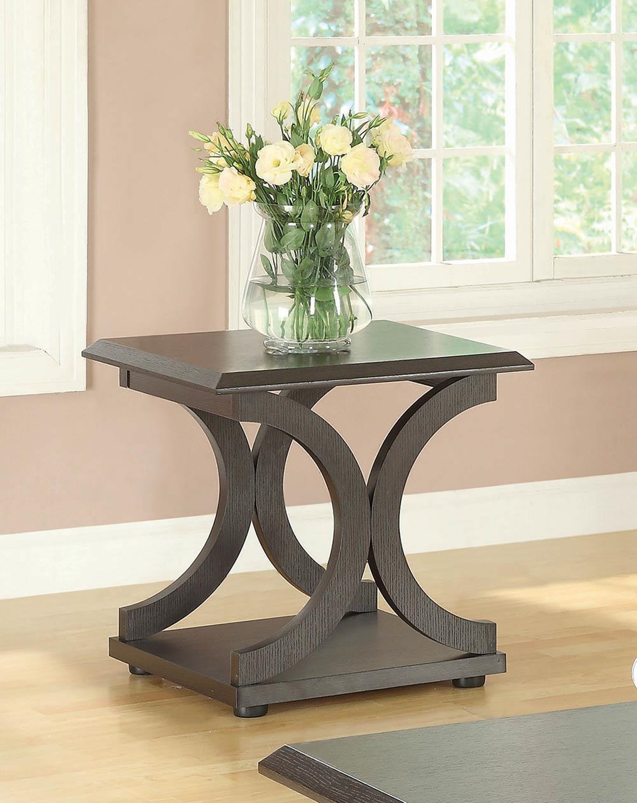 Casual Capp. End Table - Click Image to Close