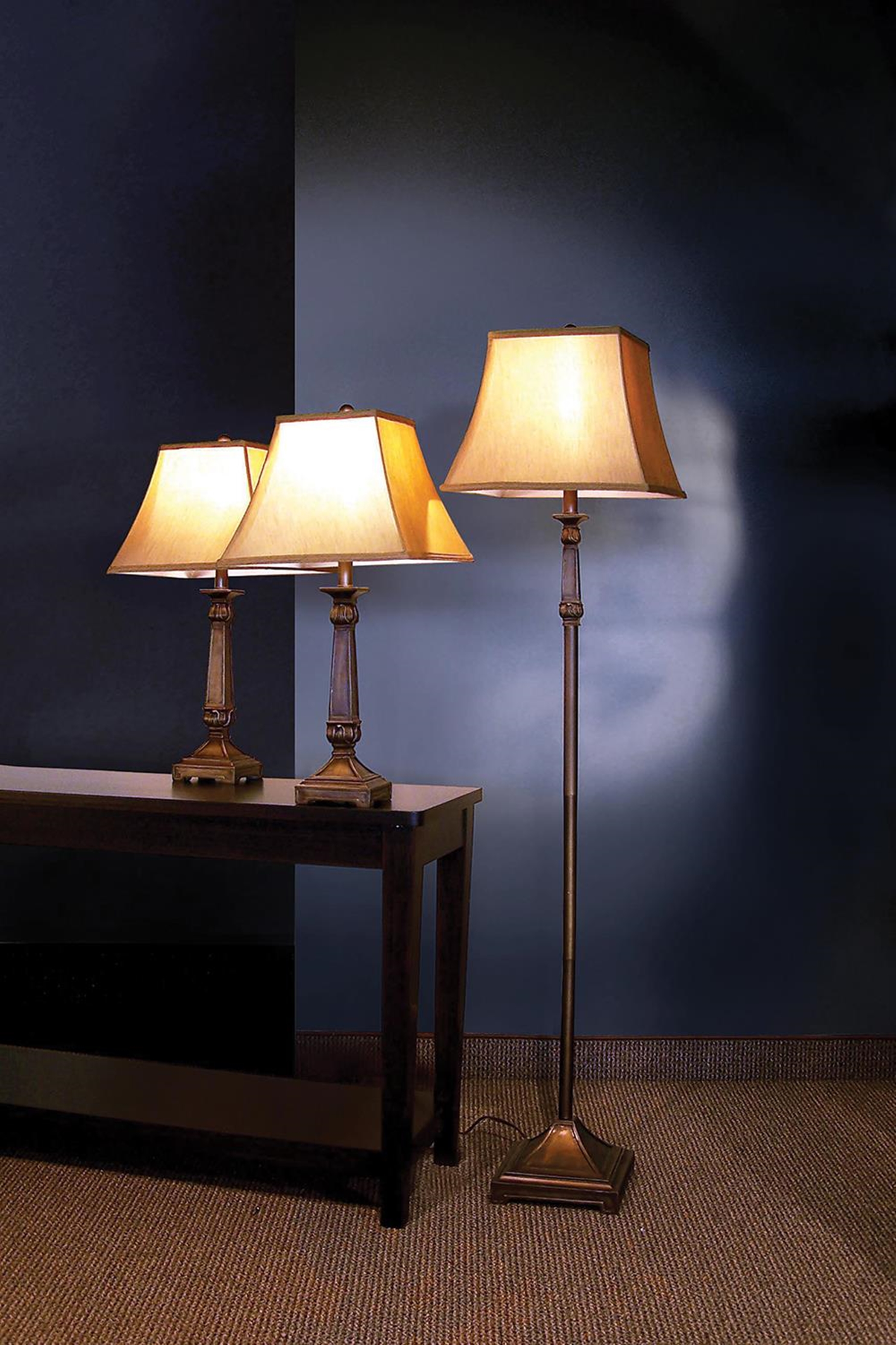Traditional Brown Lamp - Click Image to Close