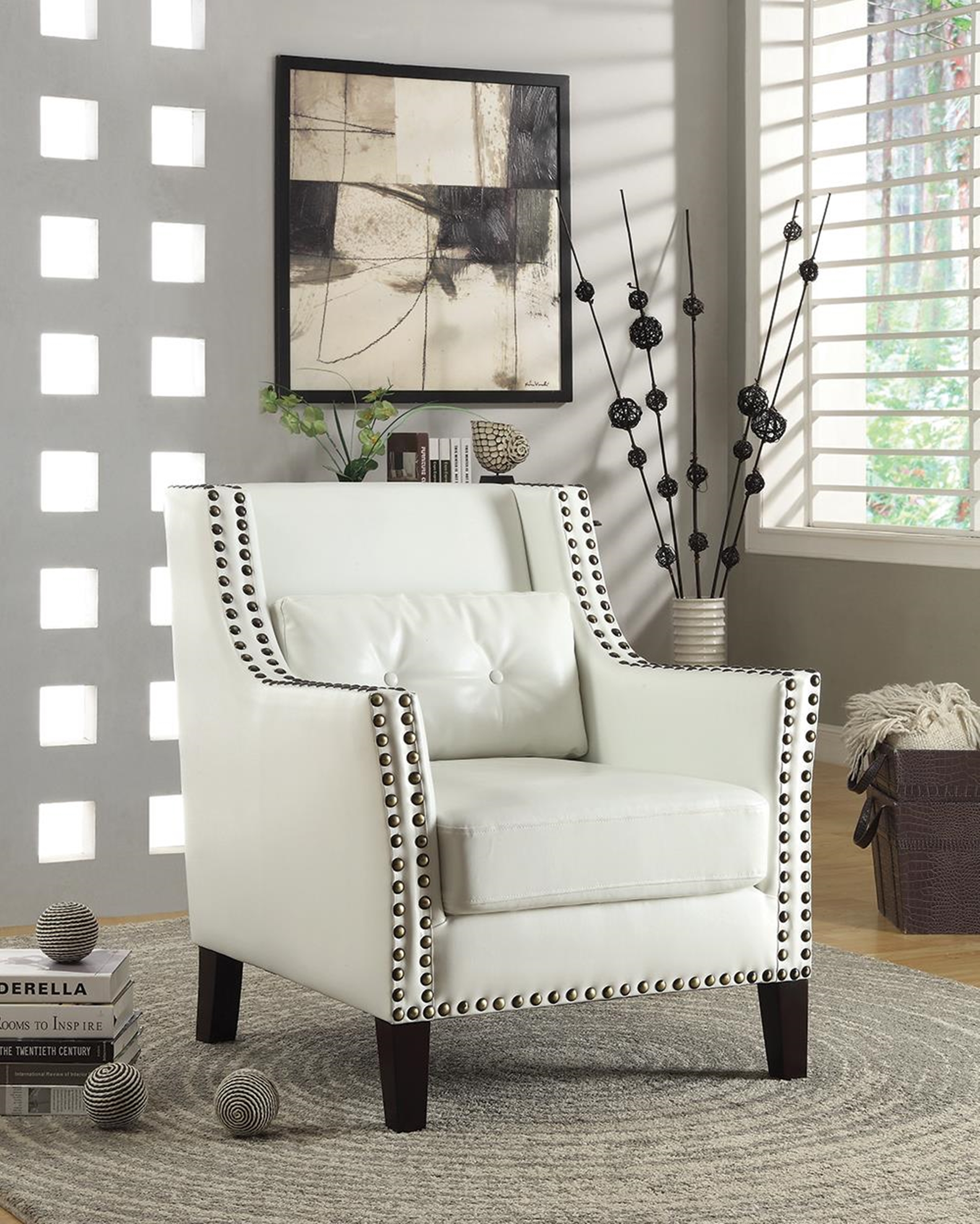Traditional White Accent Chair - Click Image to Close
